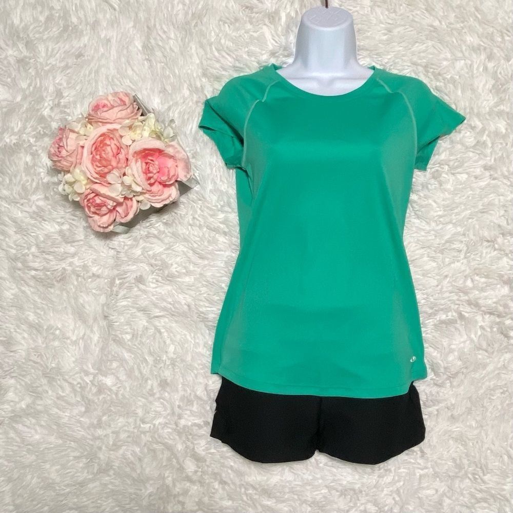 Champion women’s green Active semi fitted workout top, size S